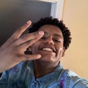 Meet your Posher, Emanuel